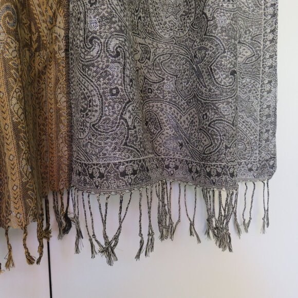 Lot of 3 Fringed Paisley Scarves Wraps.......824 - Picture 6 of 12